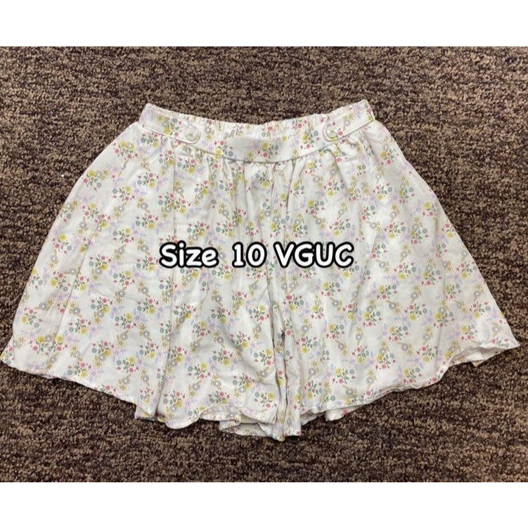 Size 10 Matilda Jane floral shorts