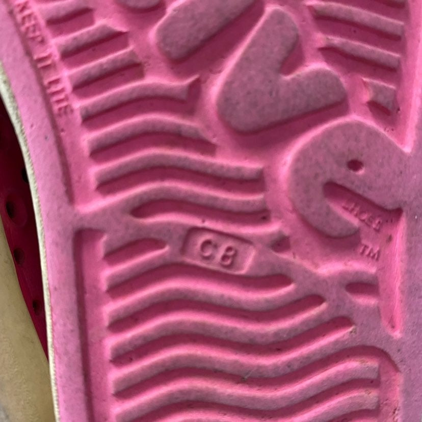 Size 8 pink Native jefferson shoes