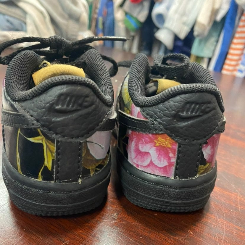 Size 7c Nike force 1 LLX floral sneakers