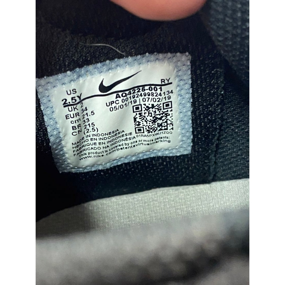 Nike basketball shoes 2.5 youth D9