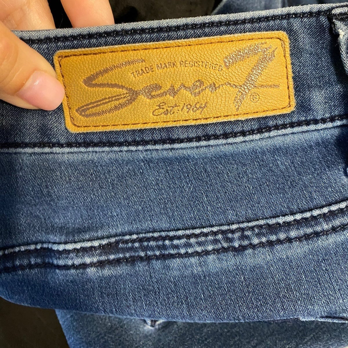 7 for all mankind high rise skinny jeans size 4