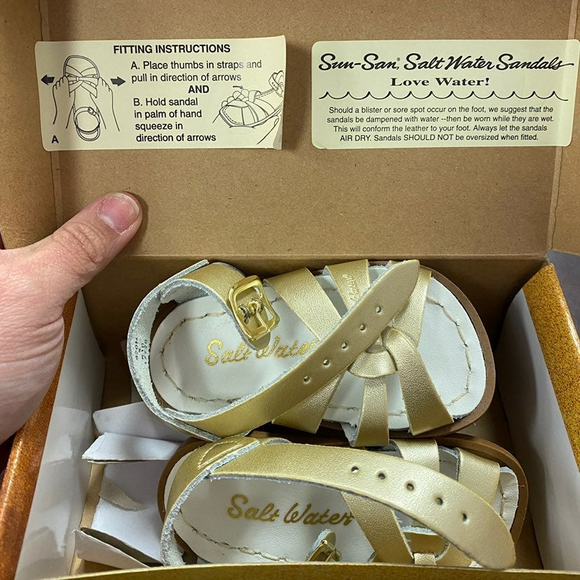 New size 4 gold Sunsans Saltwater Sandals