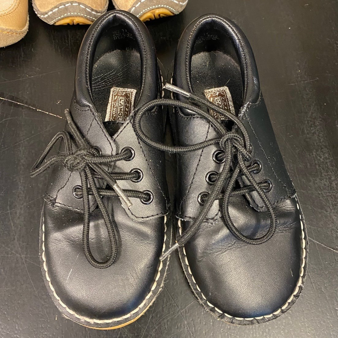 Size 11 black leather L’amour lace up oxfords