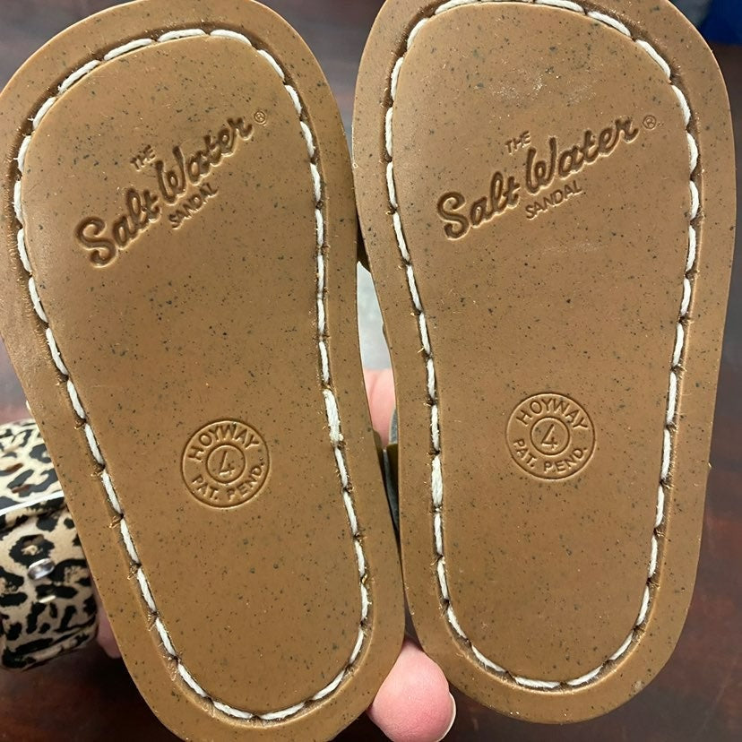 New size 4 gold Sunsans Saltwater Sandals
