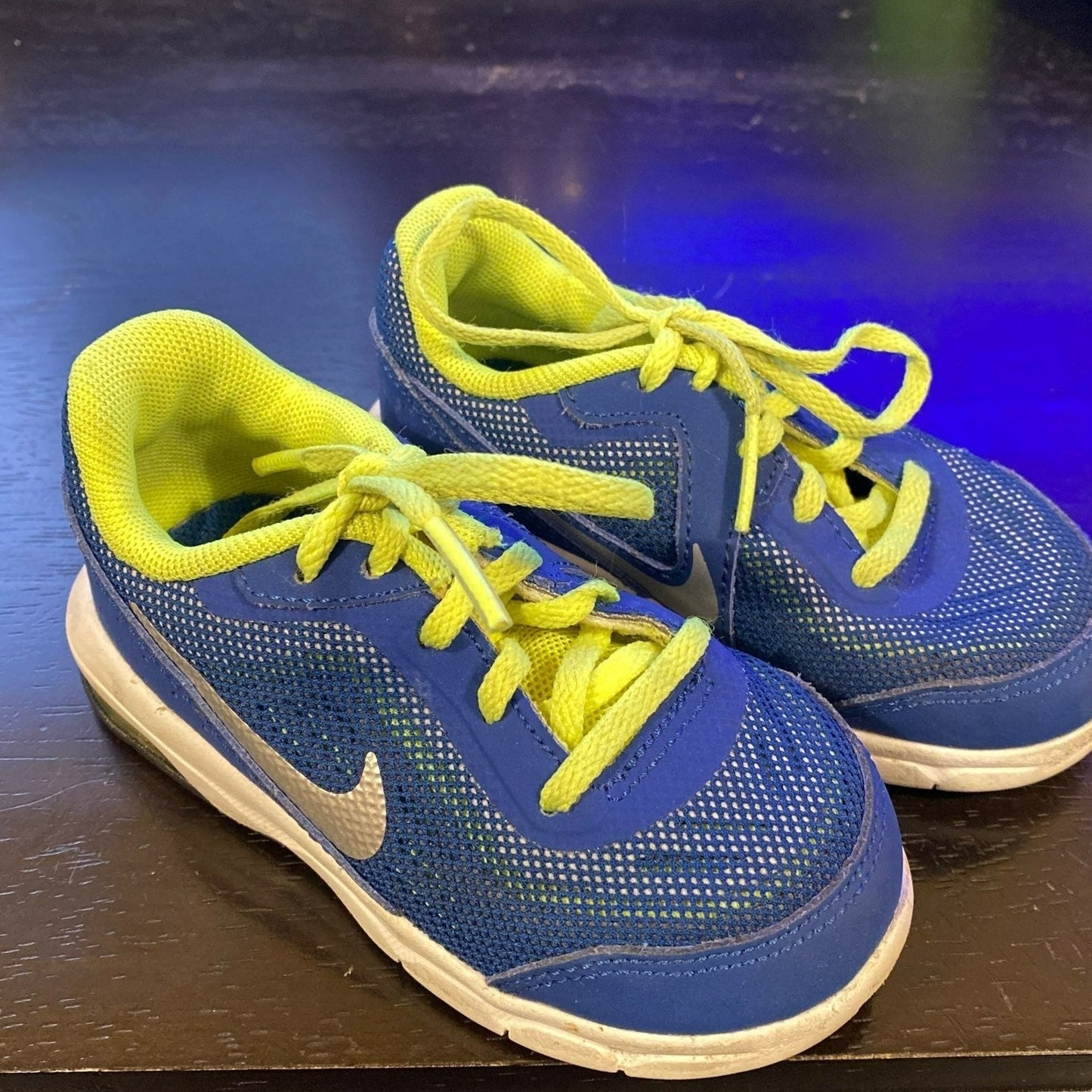 Size 6 toddler Nike Air Max sneakers