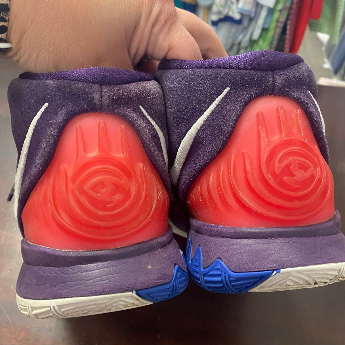 Size 5.5 Youth Nike Kyrie 6 enlightenment sneakers
