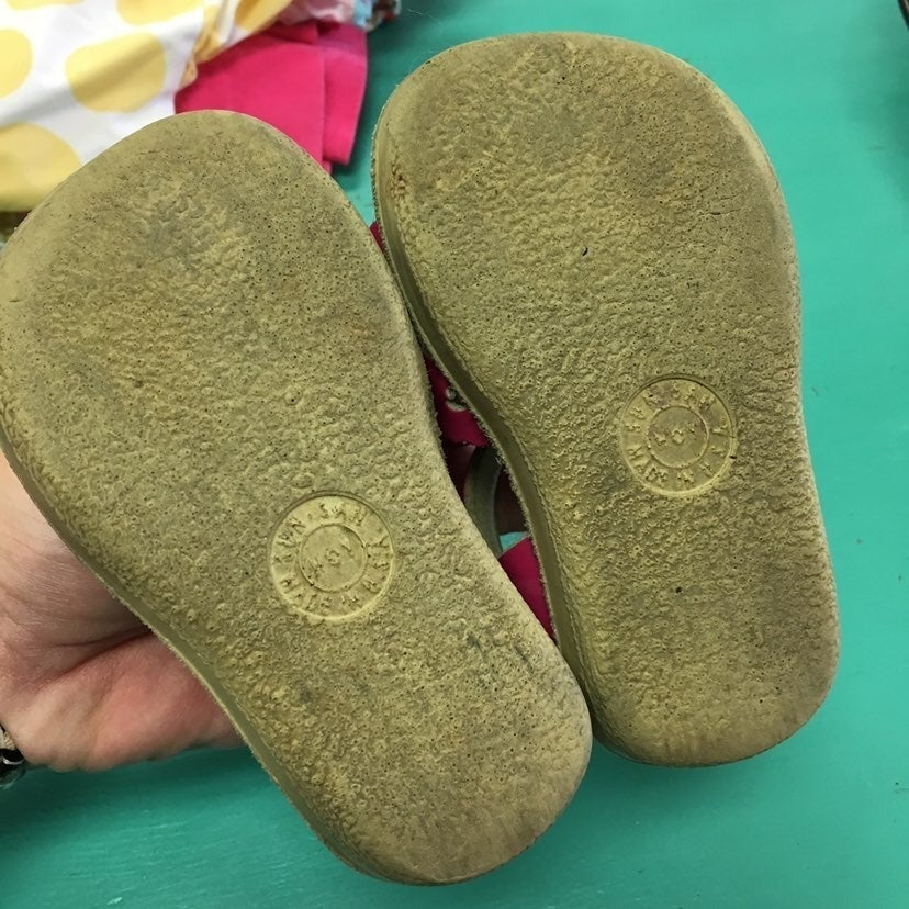 Sandals size 5 sunsans sweethearts