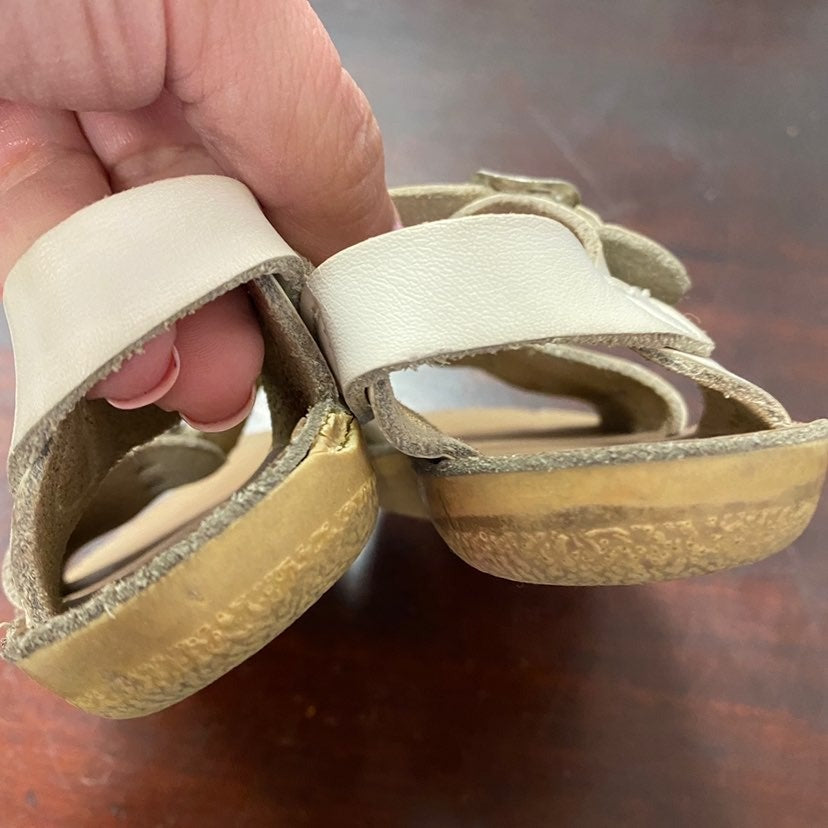 Size 5 sunsans surfer sandals