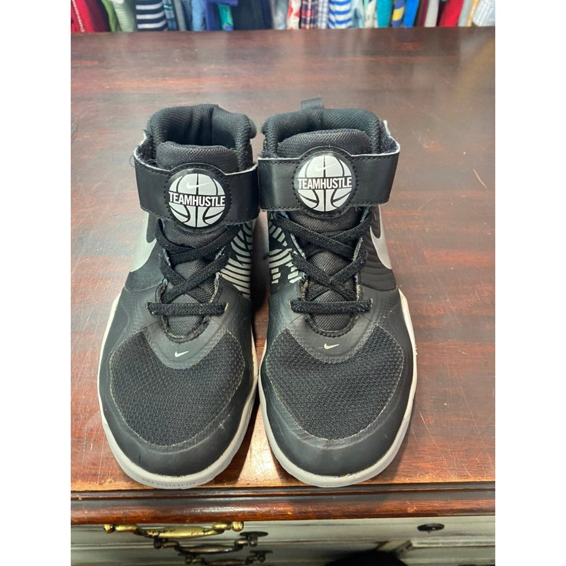 Nike basketball shoes 2.5 youth D9