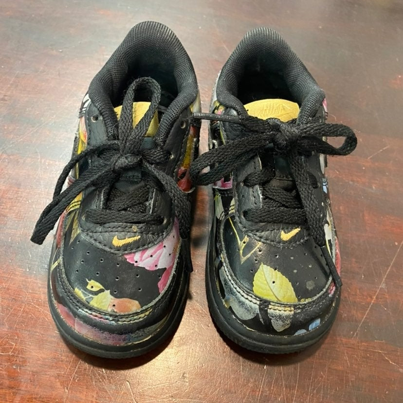 Size 7c Nike force 1 LLX floral sneakers