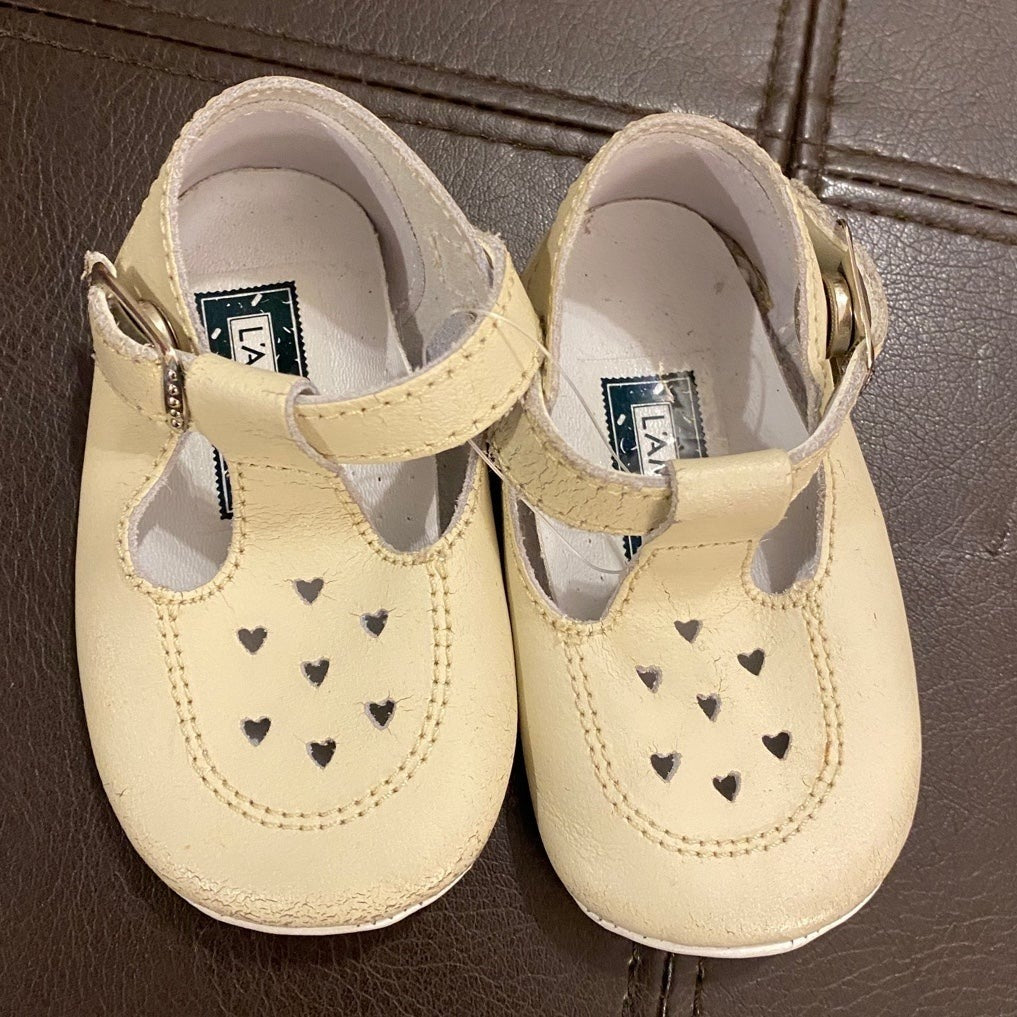 Size 2 baby Lamour leather T-strap Mary Jane Shoes