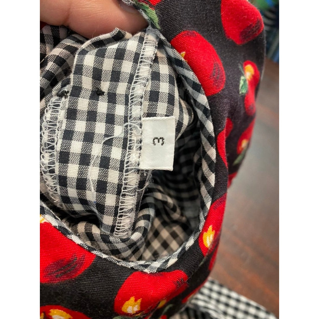 Size 3 girls vintage apple Top