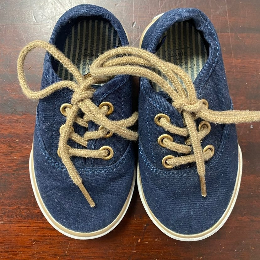 Size 6 vintage Janie & Jack sneakers