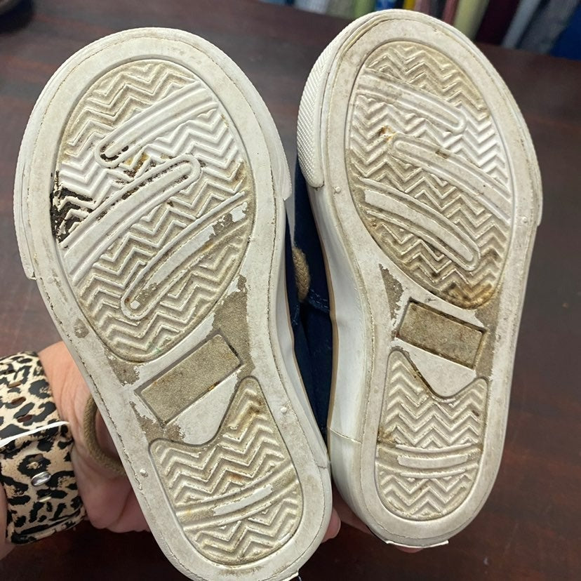 Size 6 vintage Janie & Jack sneakers