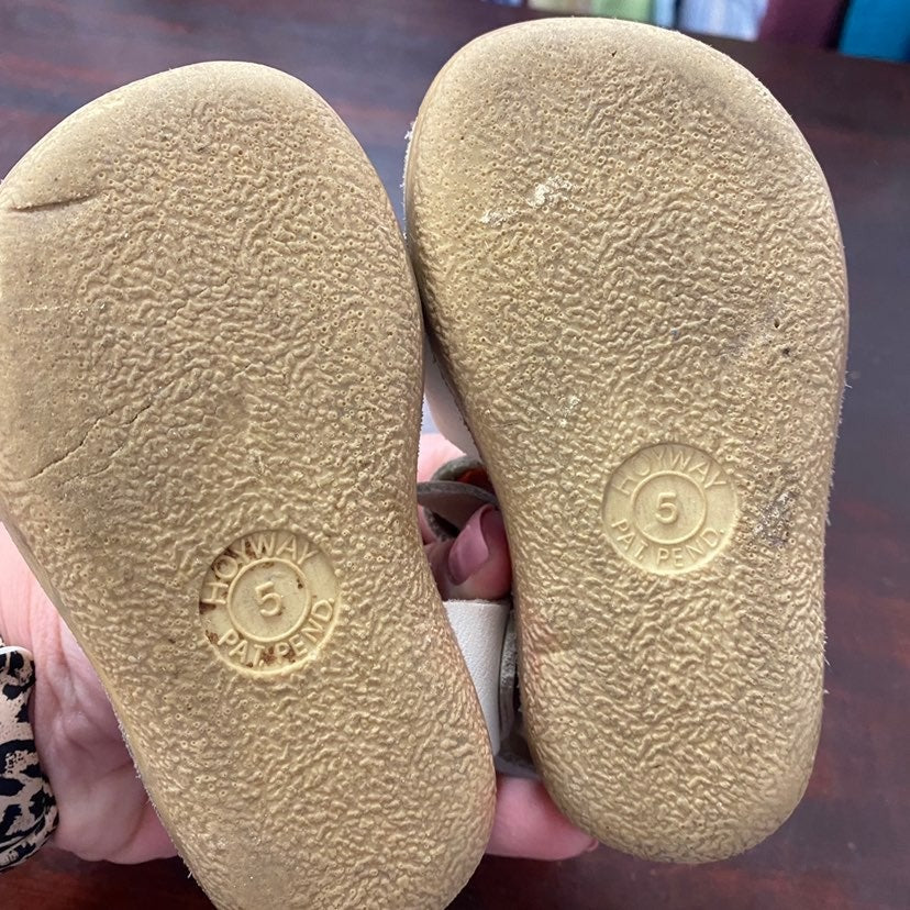 Size 5 sunsans surfer sandals