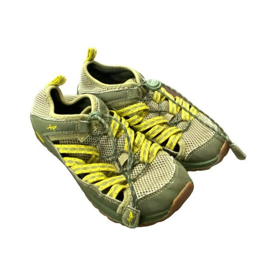 Size 2 youth Chaco Kids Outcross 2 Water Shoes