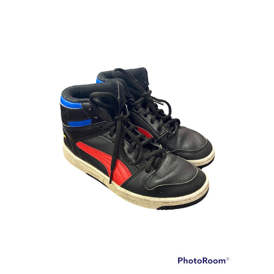 Size 4 Youth Puma high top sneakers