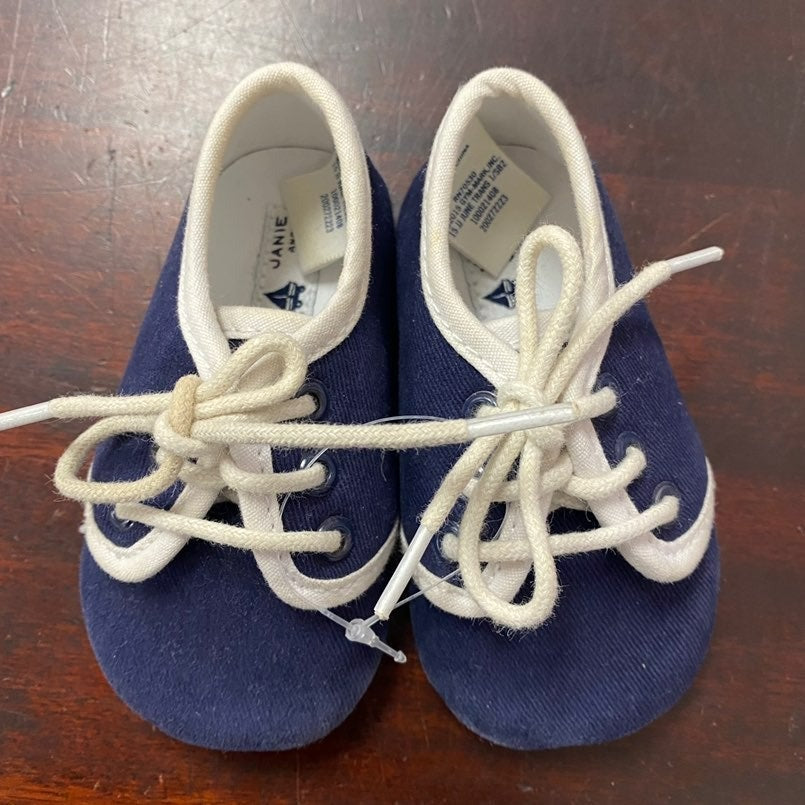 Size 3 baby boys Janie and Jack crib shoes