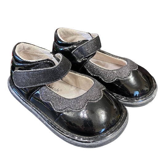 Size 8 wee squeak toddler girls shoes