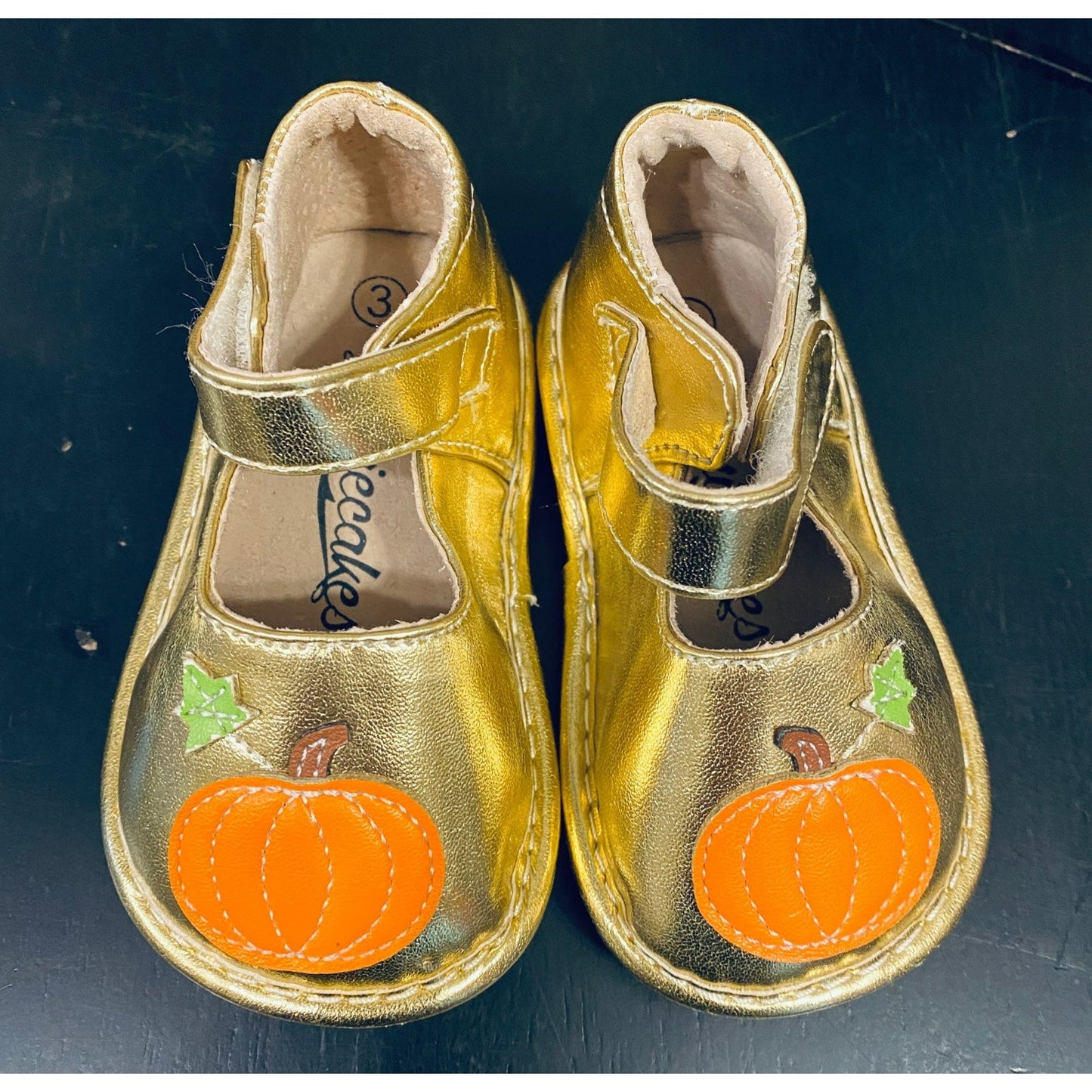 Size 3 pumpkin squeaker shoes