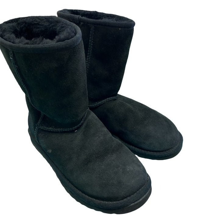 Size 7 black Ugg boots